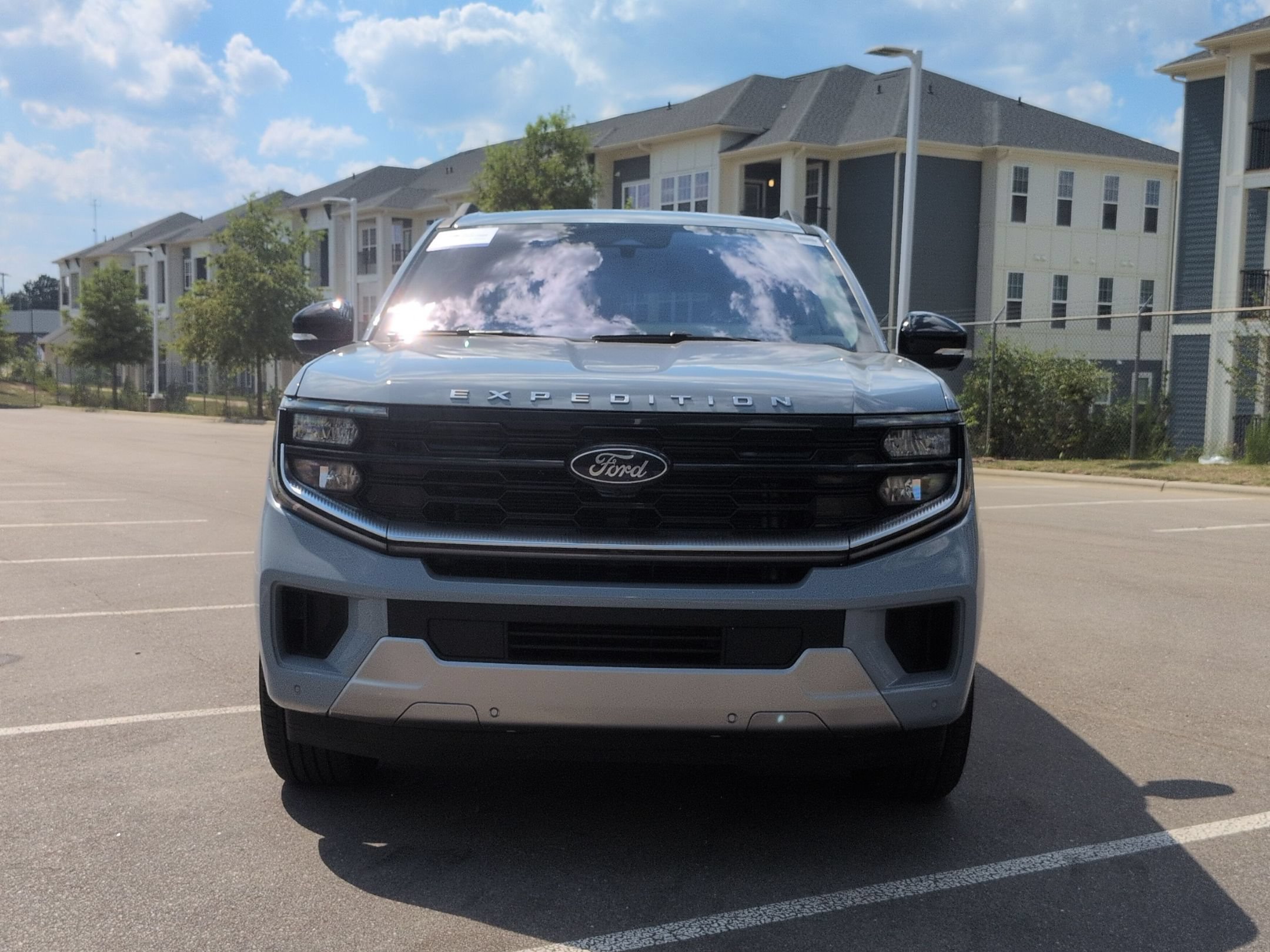 Certified 2025 Ford Expedition Platinum w/ Platinum Ultimate Package AWD/4WD image 9