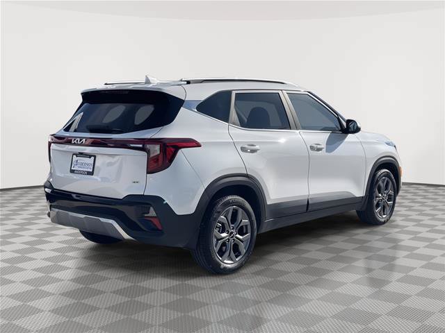 Used 2024 Kia Seltos S AWD/4WD image 7