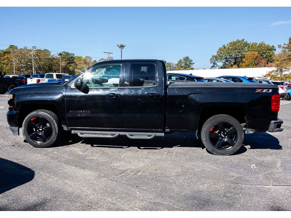 Used 2018 Chevrolet Silverado 1500 LT w/ Redline Edition image 1