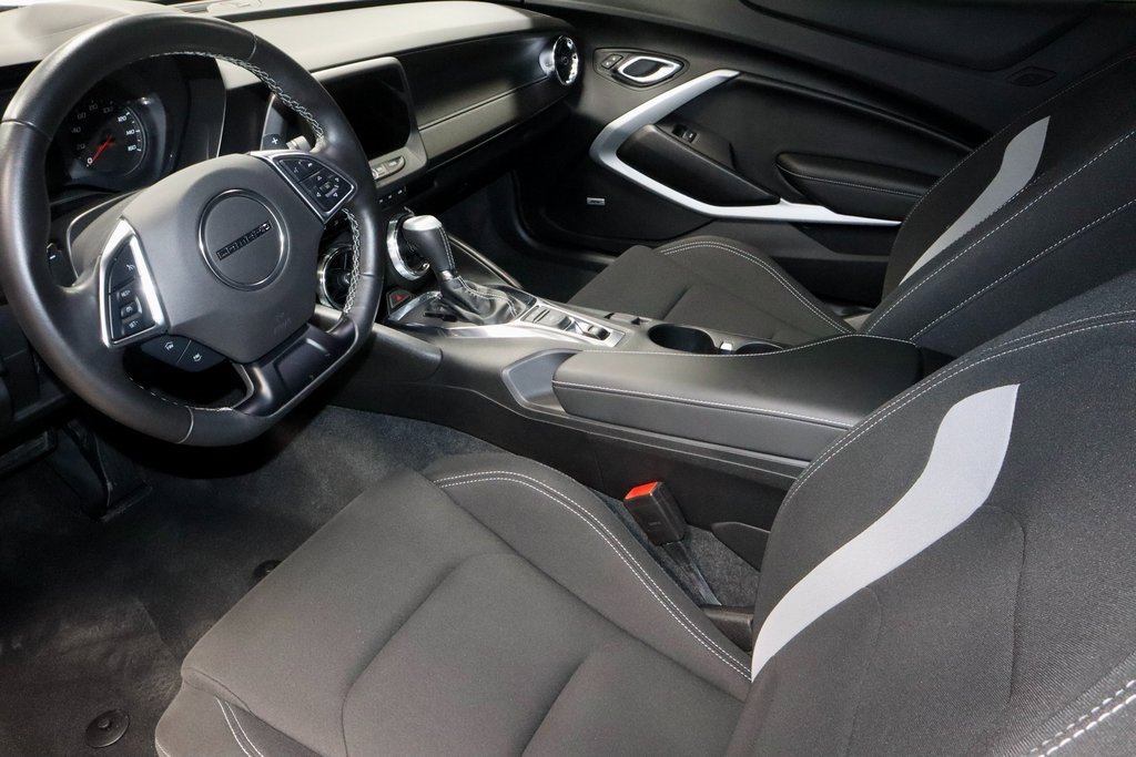 Used 2020 Chevrolet Camaro LT w/ Technology Package image 20