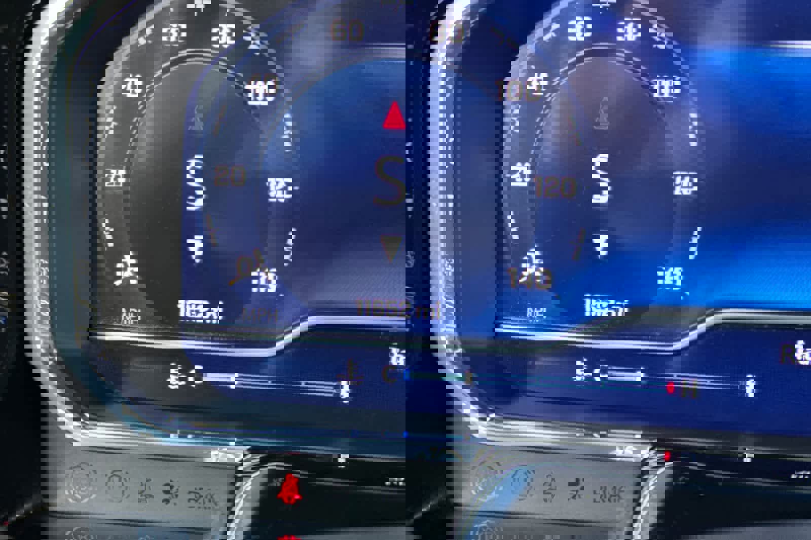 Used 2025 Chevrolet Silverado 3500 LTZ w/ LTZ Premium Package image 25