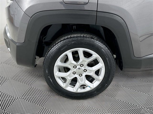 Used 2018 Jeep Renegade Latitude image 31