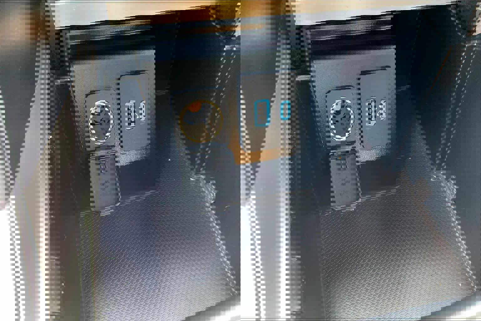 Certified 2020 Ford Explorer ST w/ Premium Technology Package image 31