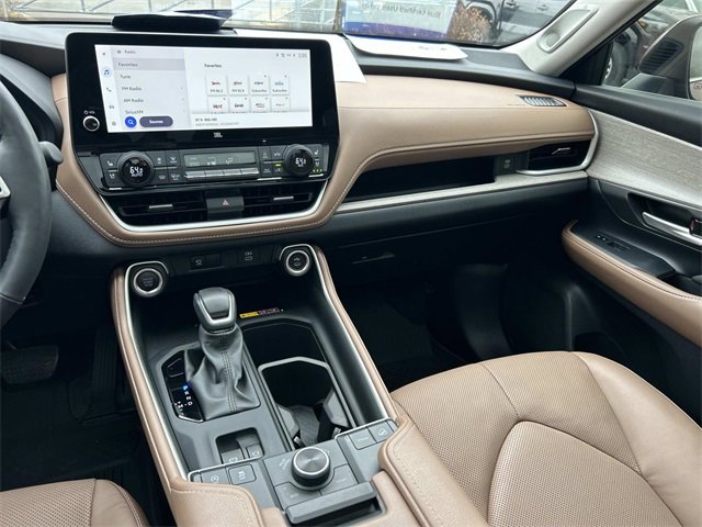 Used 2024 Toyota Grand Highlander Platinum image 15