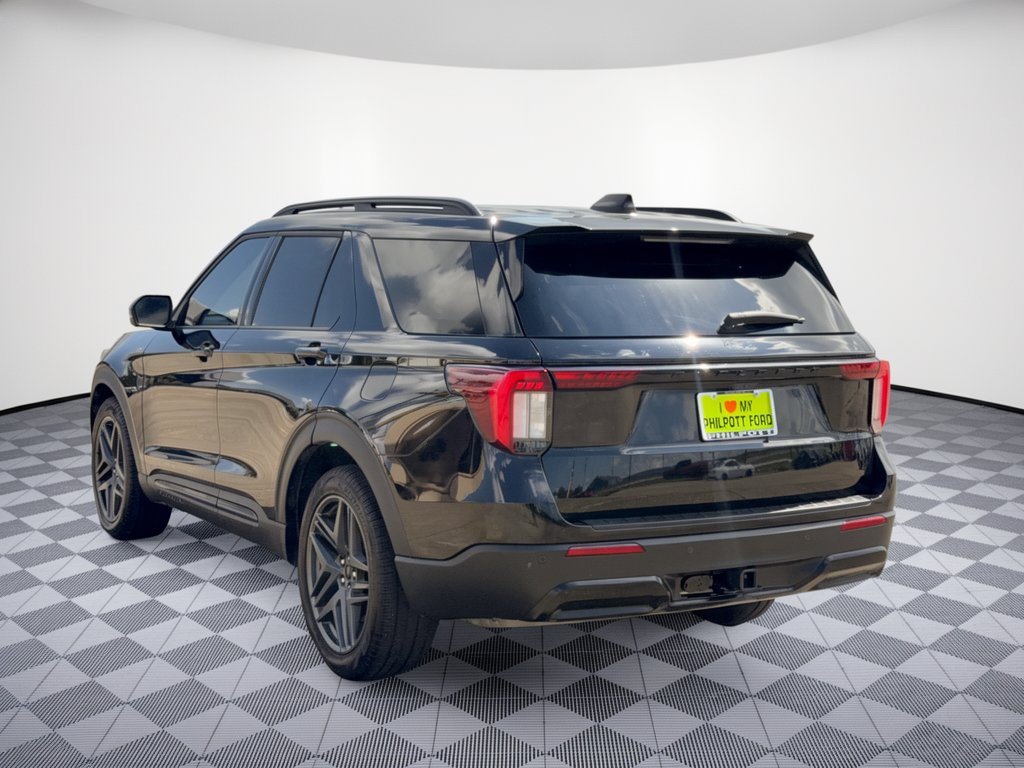 Certified 2025 Ford Explorer ST-Line w/ Premium Package RWD image 3