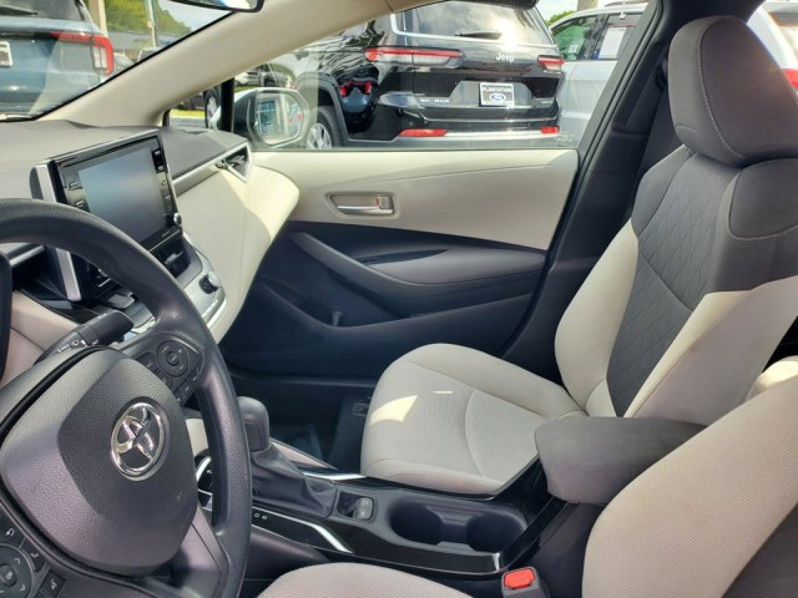 Used 2021 Toyota Corolla LE image 10