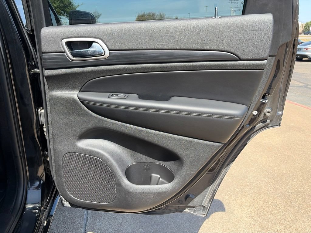 Used 2020 Jeep Grand Cherokee Altitude RWD image 13
