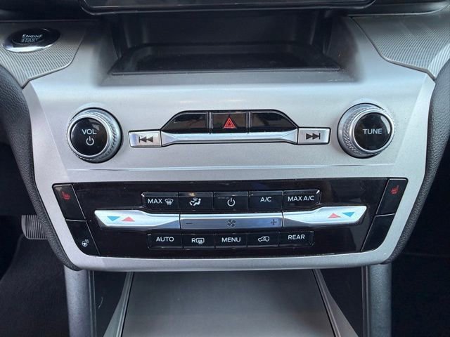 Certified 2022 Ford Explorer XLT w/ Equipment Group 202A image 30