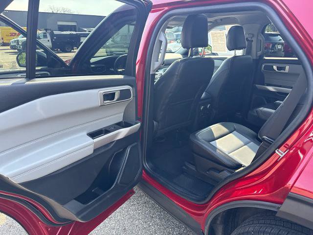 Certified 2023 Ford Explorer XLT w/ Equipment Group 202A AWD/4WD image 7