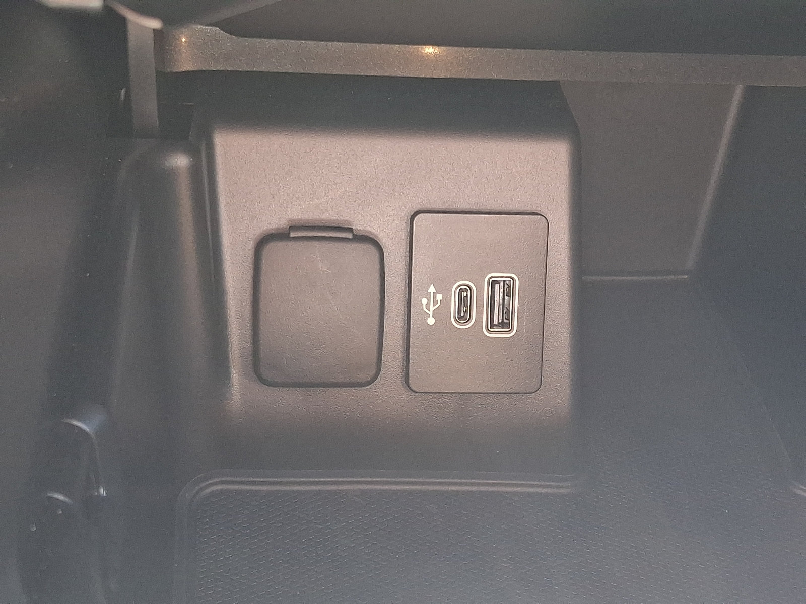 Certified 2025 Ford Explorer ST AWD/4WD image 26