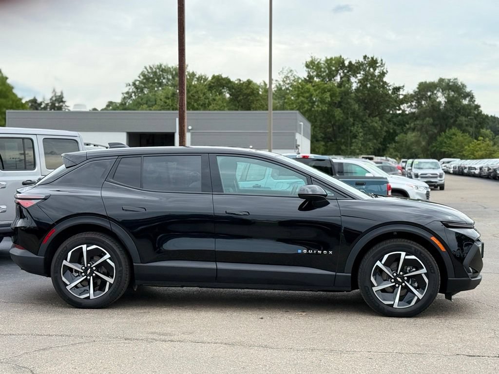 Used 2026 Chevrolet Equinox EV LT FWD image 30