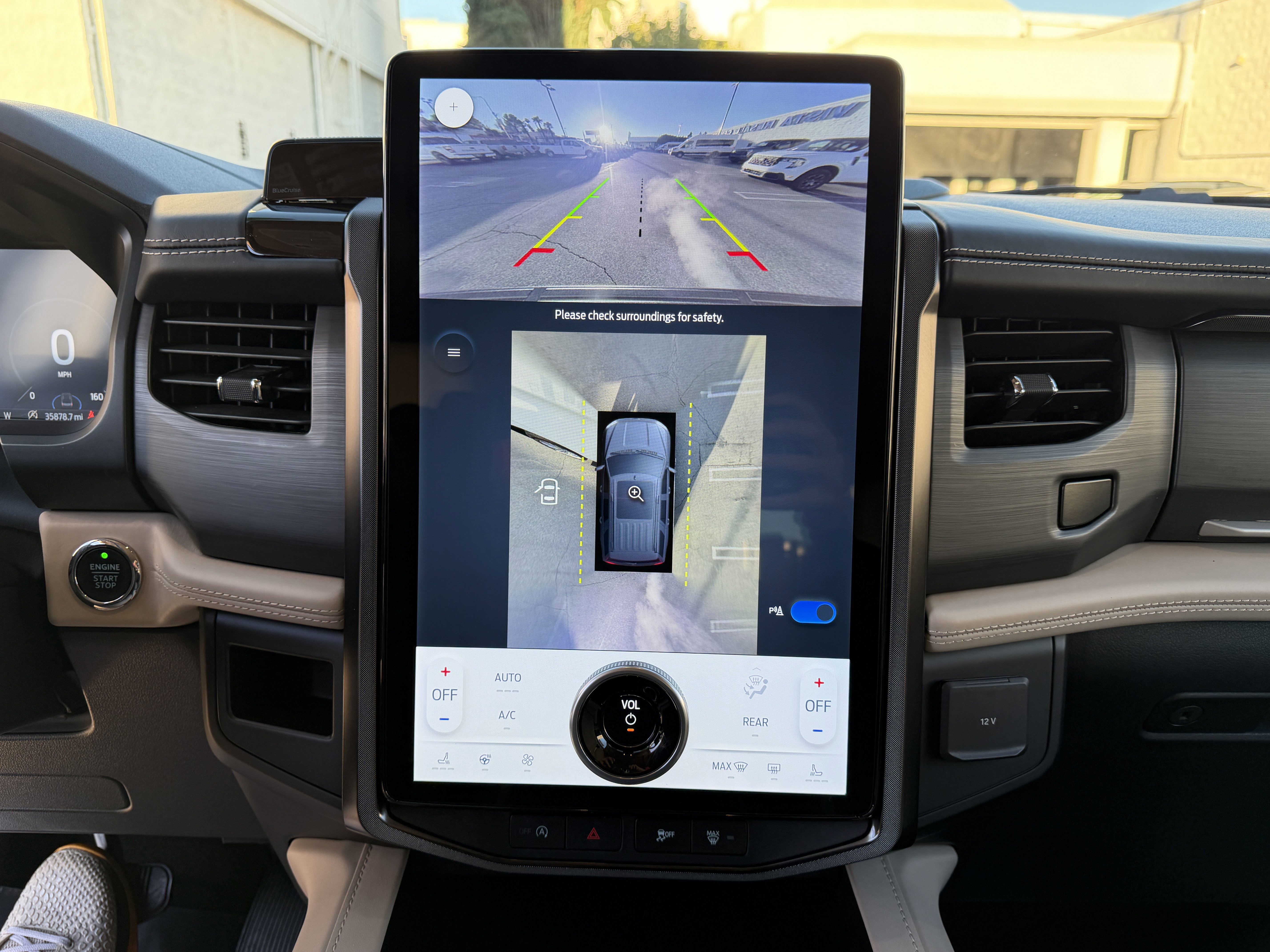 Certified 2023 Ford Expedition Platinum image 23