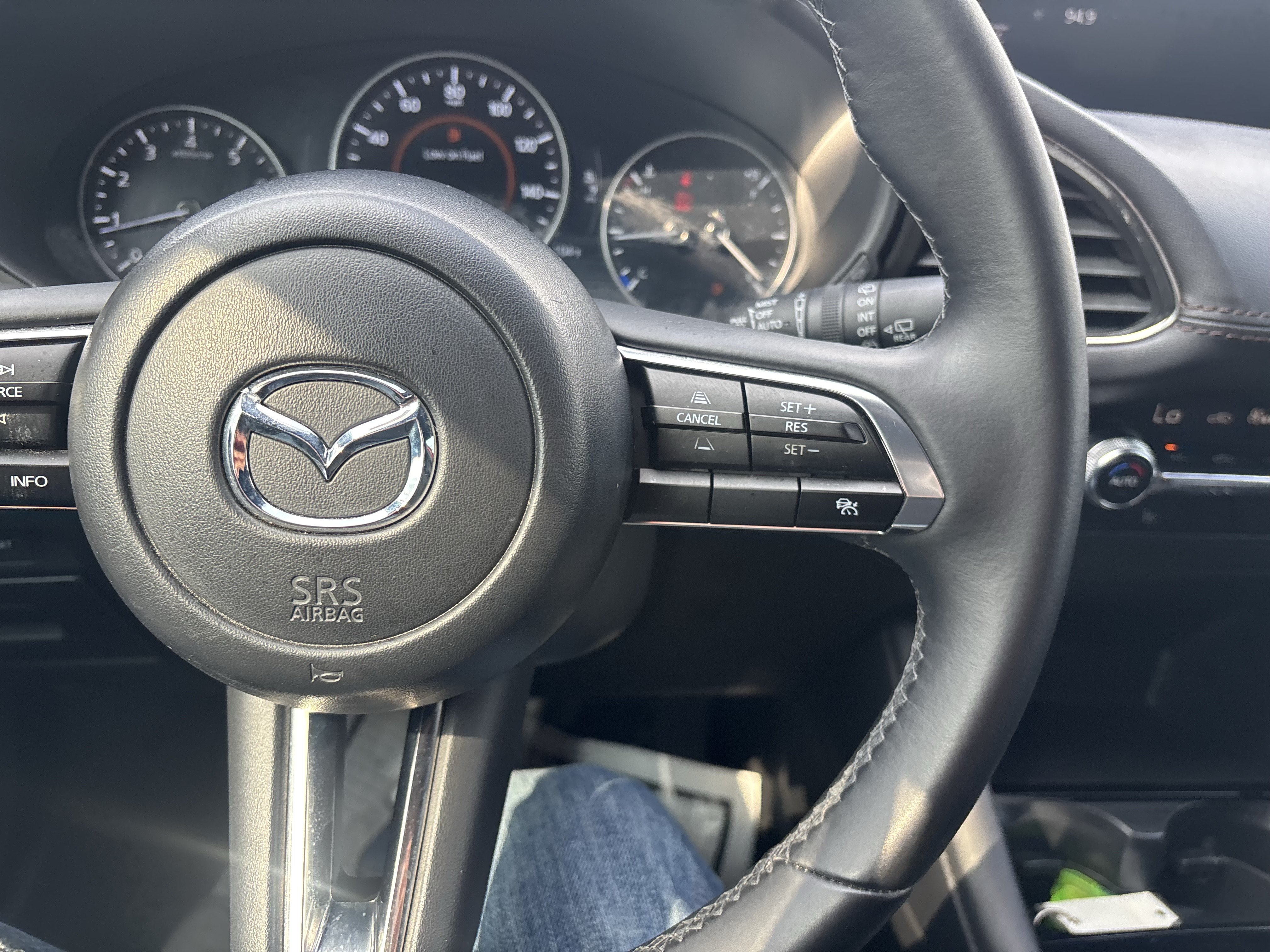 Used 2024 MAZDA MAZDA3 s FWD image 29