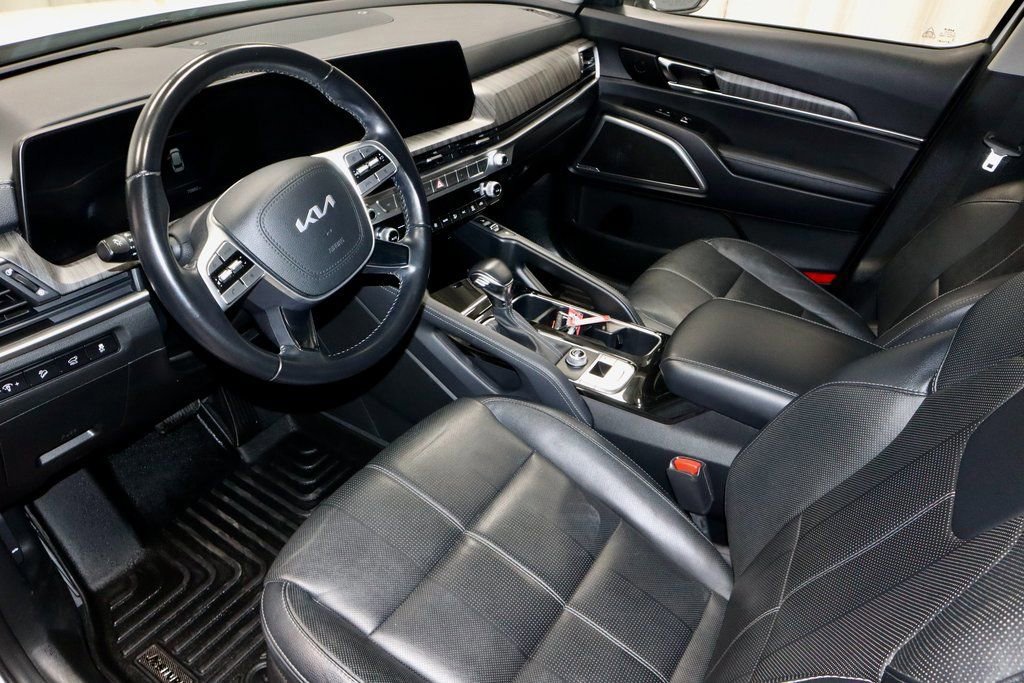 Used 2023 Kia Telluride EX w/ EX Captain's Chair Package image 26