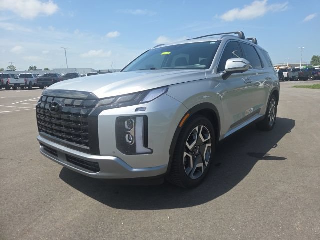 Used 2024 Hyundai Palisade Limited FWD image 2