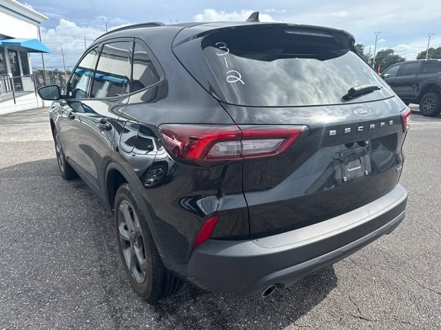Certified 2025 Ford Escape ST-Line Select AWD/4WD image 5