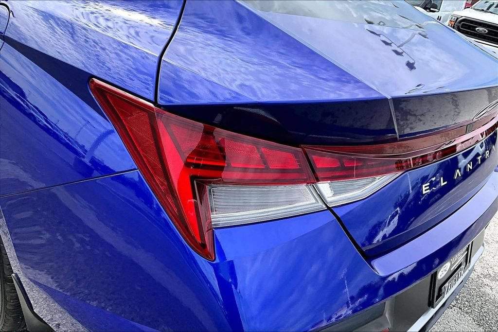 Used 2025 Hyundai Elantra SEL FWD image 29