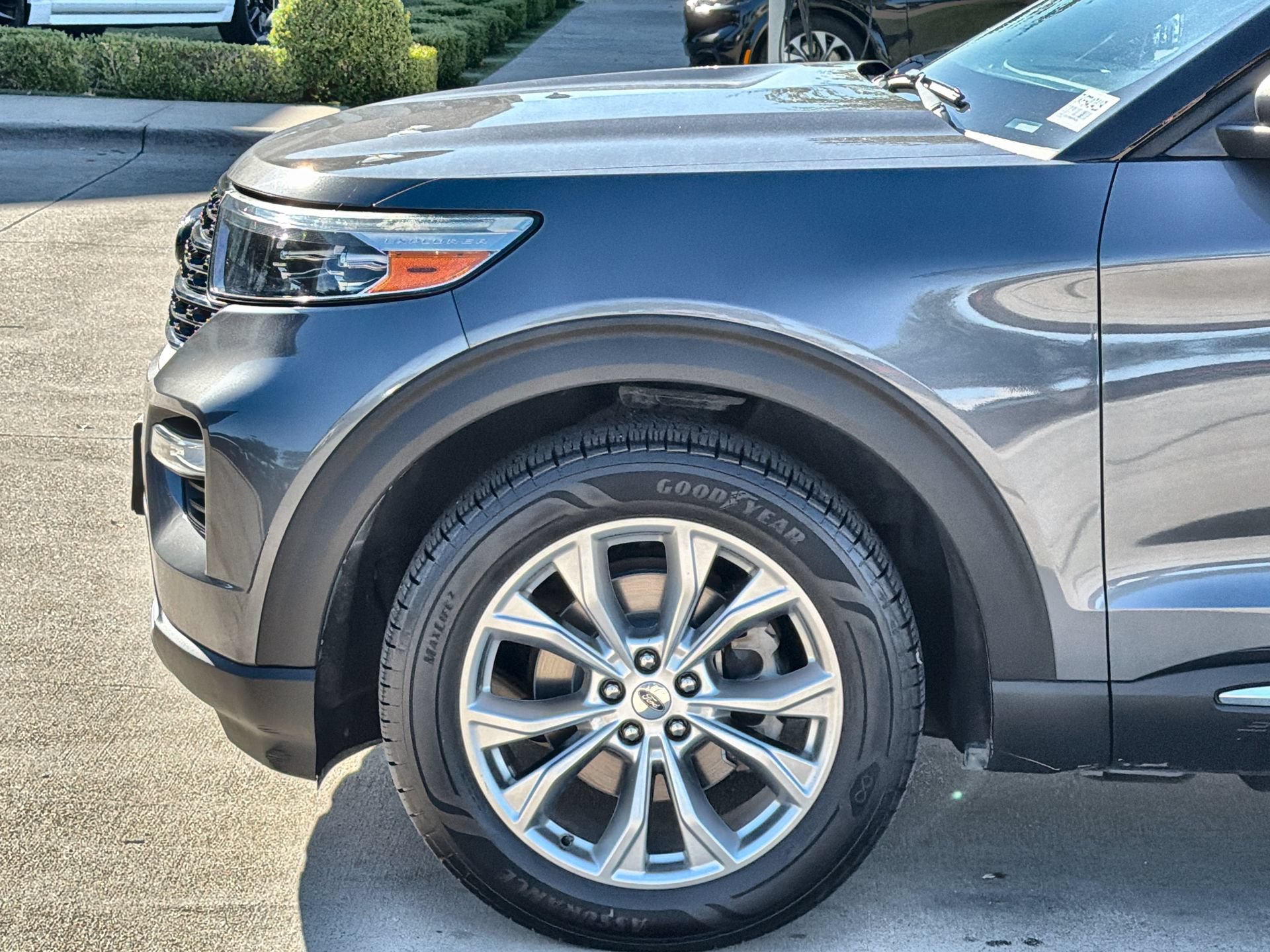 Certified 2021 Ford Explorer XLT w/ Equipment Group 202A RWD image 10