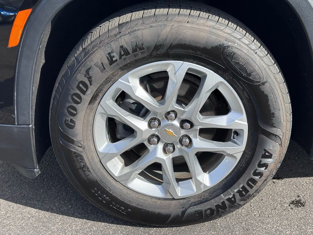 Used 2023 Chevrolet Traverse LS w/ Safety Package AWD/4WD image 45