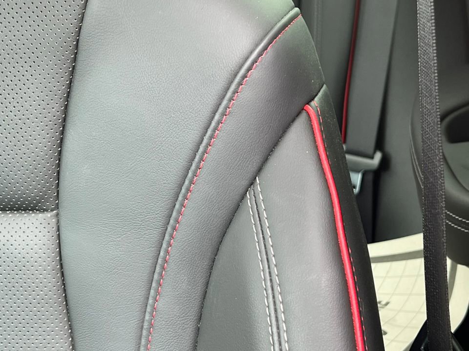 Used 2023 Buick Envision Essence w/ Technology Package I image 19