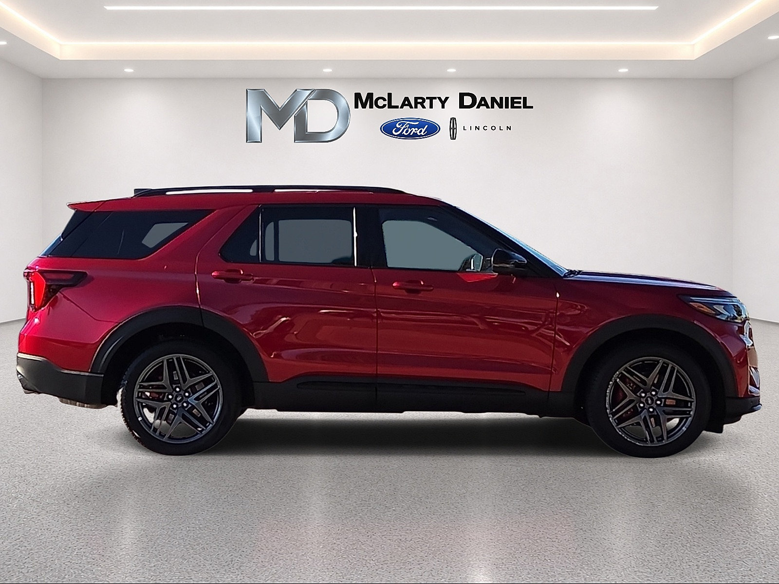 Certified 2025 Ford Explorer ST AWD/4WD image 6