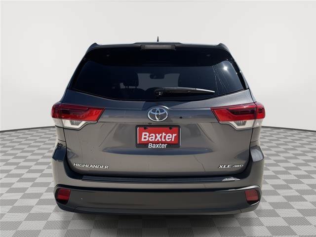 Used 2017 Toyota Highlander XLE AWD/4WD image 6