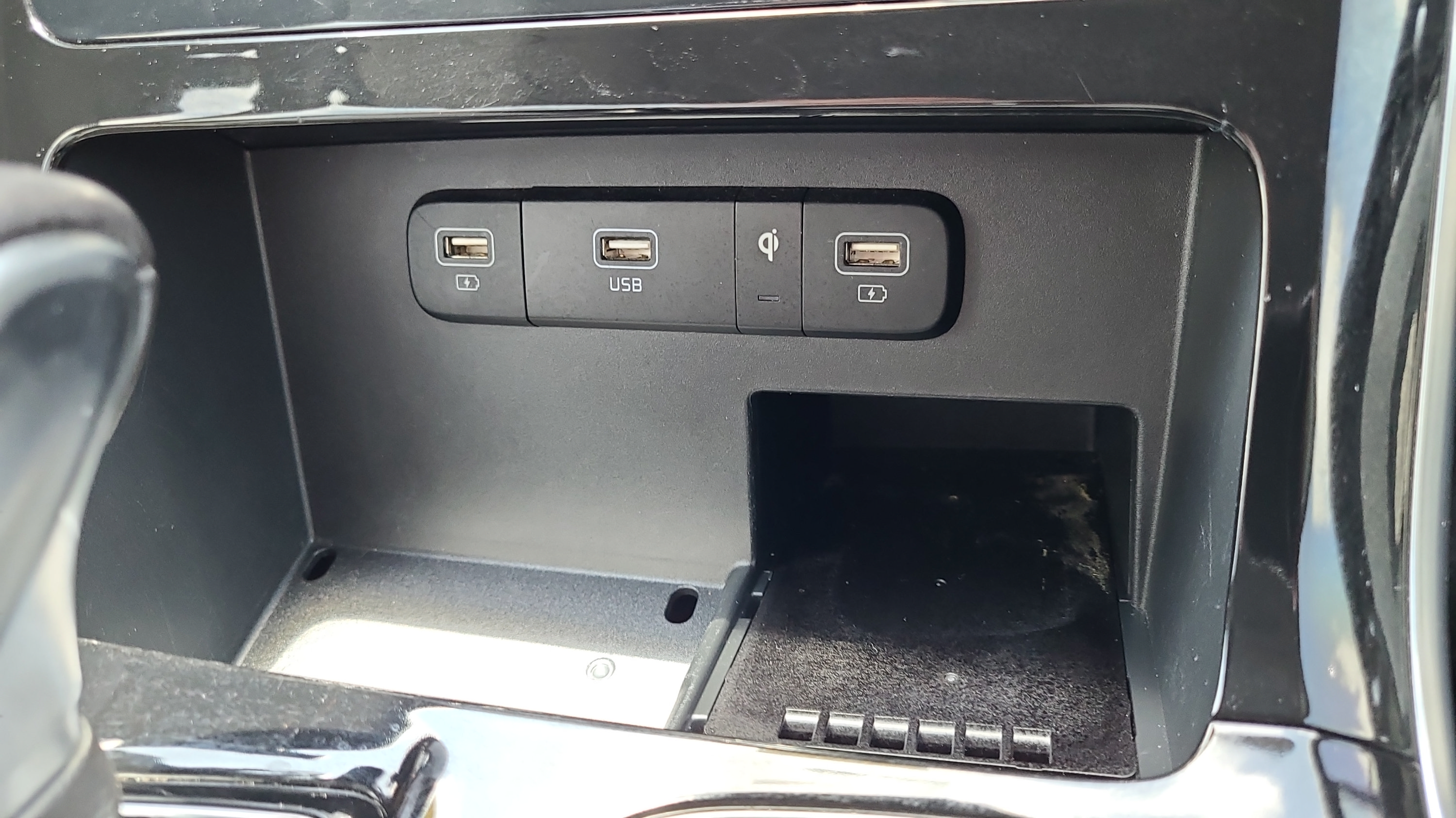 Used 2022 Kia Carnival SX Prestige FWD image 28