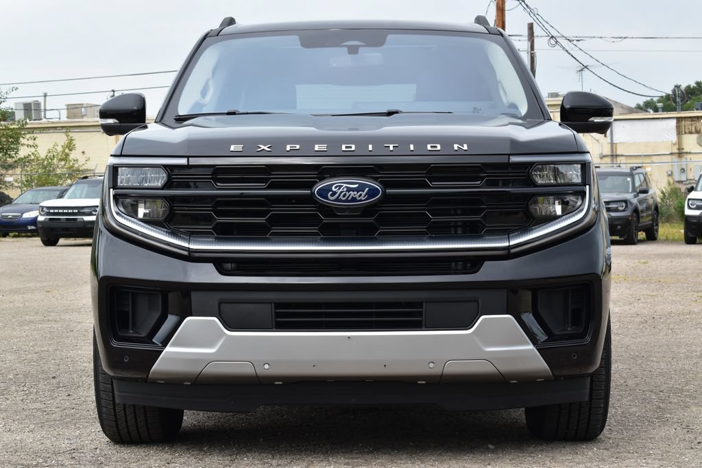 Certified 2025 Ford Expedition Platinum AWD/4WD image 2
