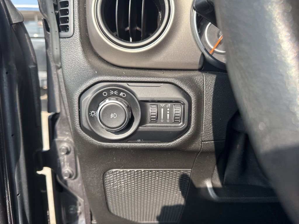 Used 2018 Jeep Wrangler Unlimited Sport image 8