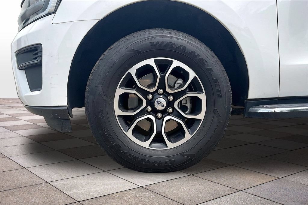 Certified 2022 Ford Expedition XLT RWD image 9