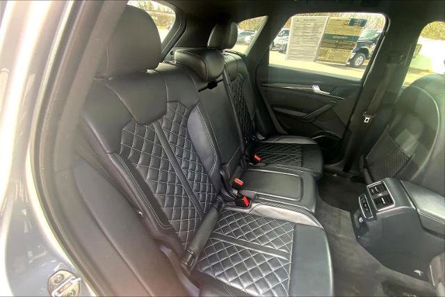 Used 2018 Audi SQ5 Premium Plus w/ Navigation Package image 20