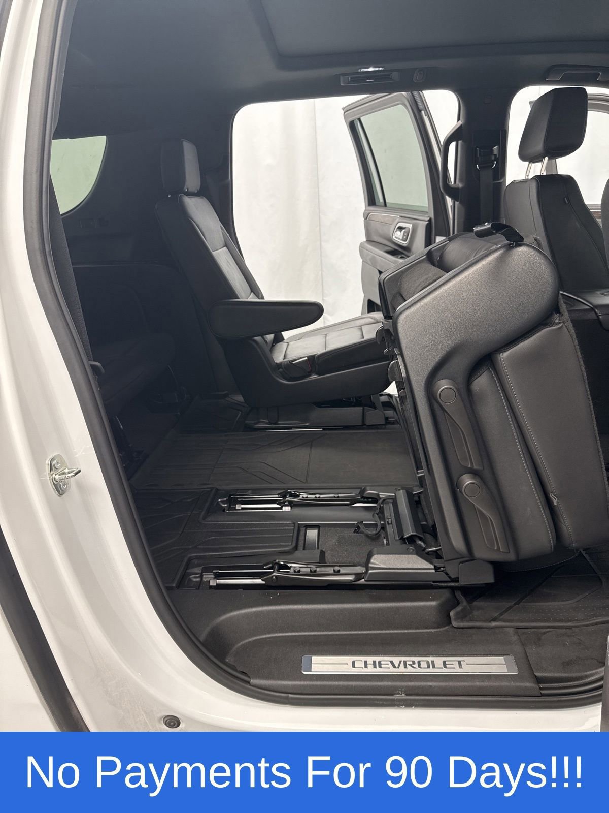 Used 2023 Chevrolet Suburban Z71 w/ Luxury Package image 45