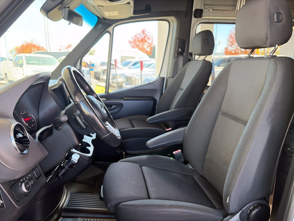Used 2024 Mercedes-Benz Sprinter 3500 image 11