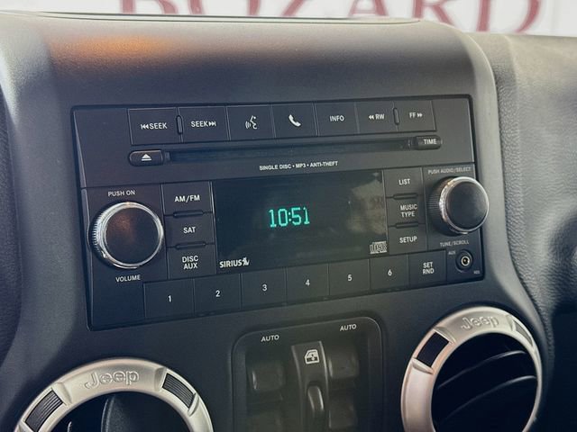 Used 2018 Jeep Wrangler Unlimited Sahara w/ Connectivity Group image 14