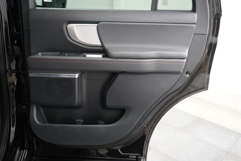 Certified 2025 Ford Expedition Active AWD/4WD image 32