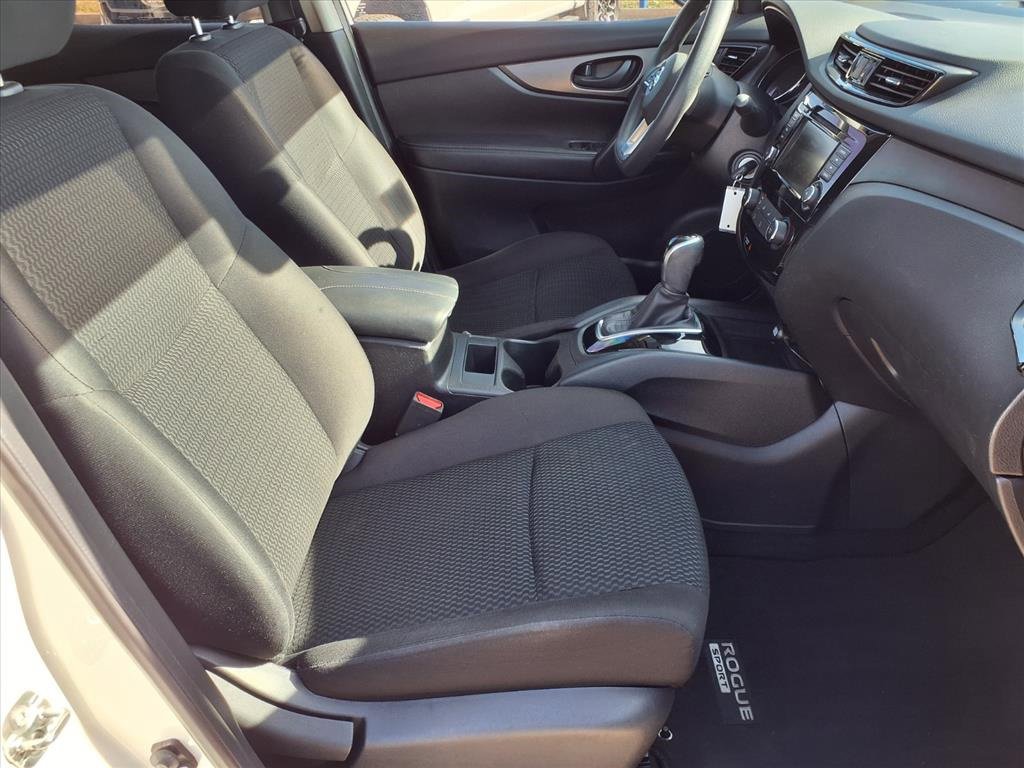 Used 2021 Nissan Rogue Sport S image 27
