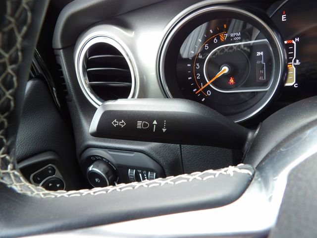 Used 2019 Jeep Wrangler Unlimited Sahara w/ Cold Weather Group AWD/4WD image 16