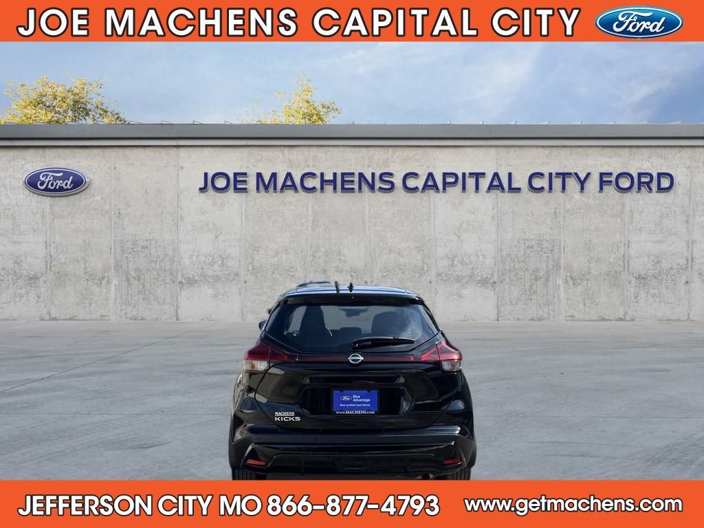 Used 2022 Nissan Kicks S image 4