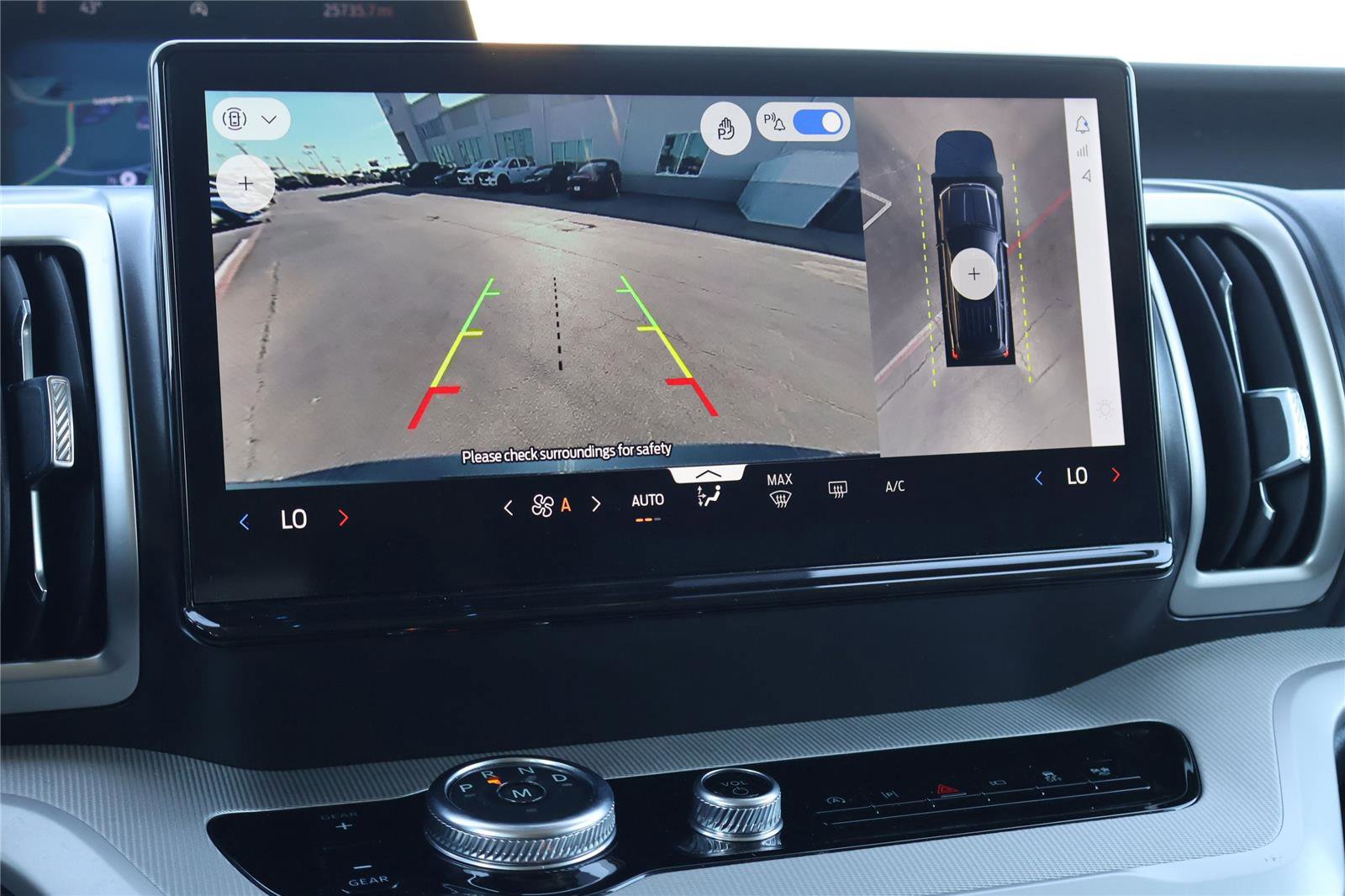 Certified 2025 Ford Expedition Active image 22