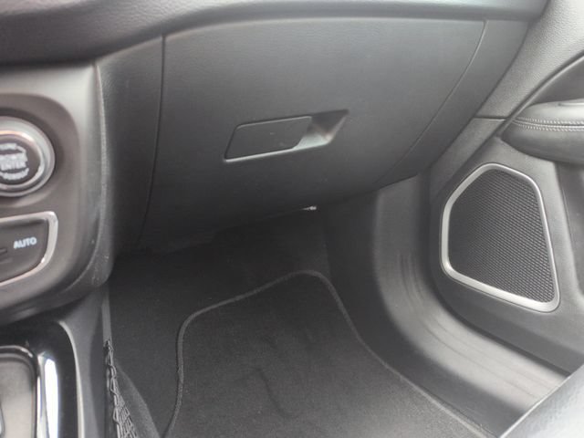 Used 2019 Jeep Compass Latitude FWD image 47