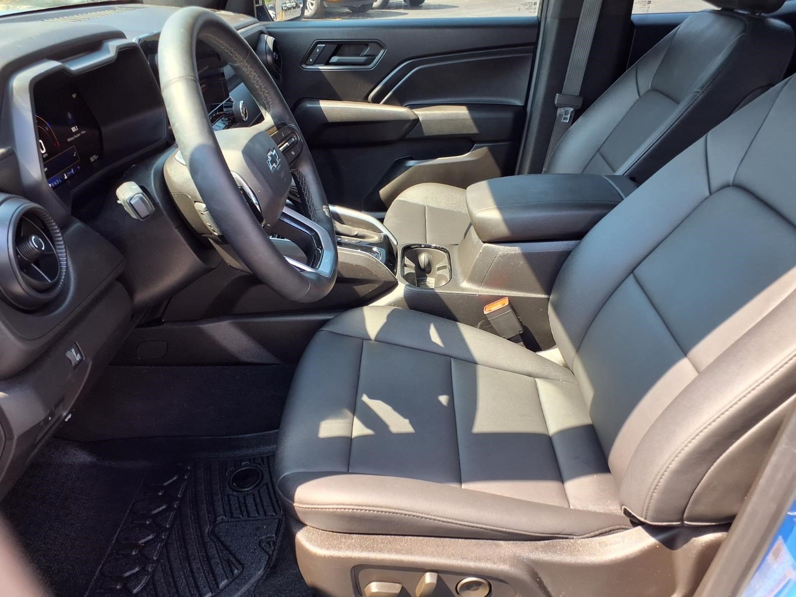 Used 2026 Chevrolet Colorado Trail Boss AWD/4WD image 14