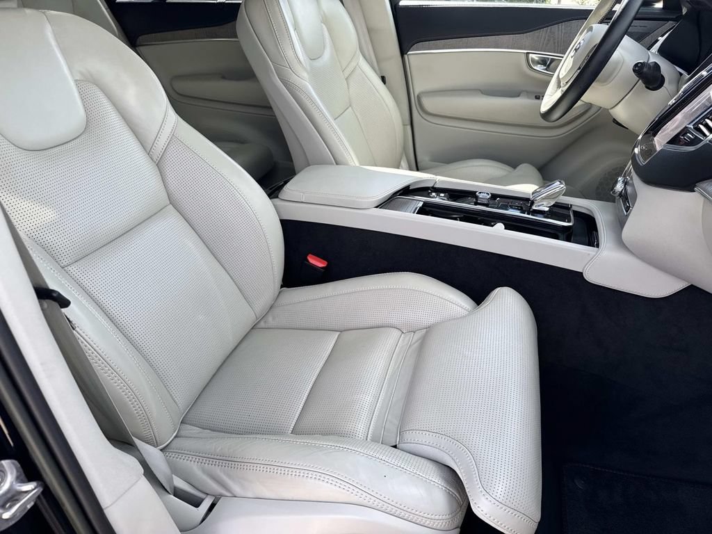 Used 2023 Volvo XC90 B6 Ultimate AWD/4WD image 13