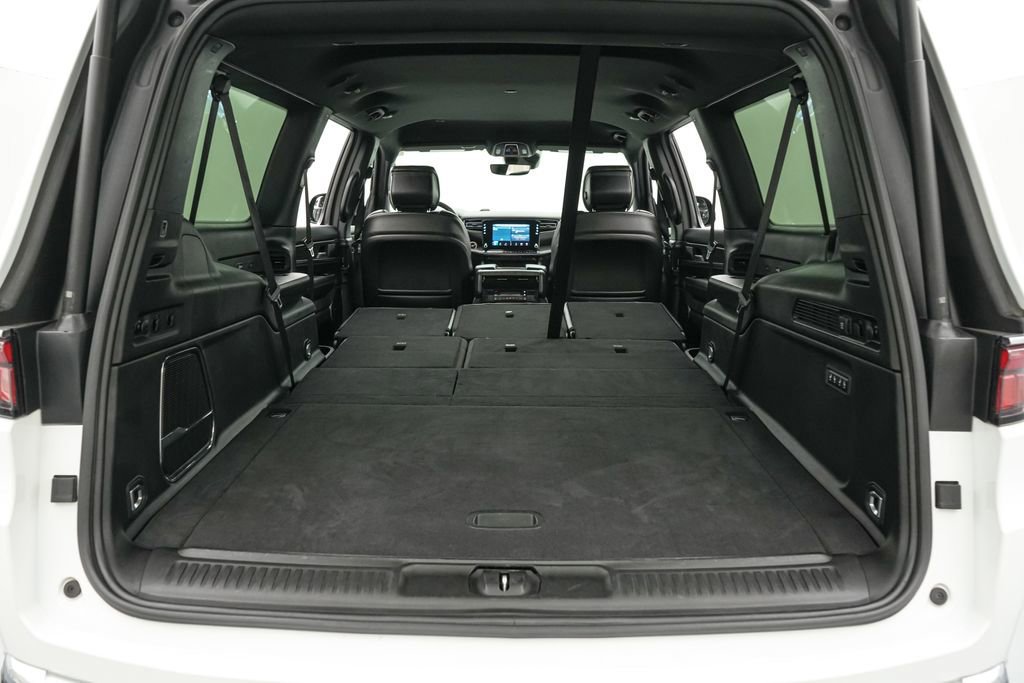 Used 2024 Jeep Wagoneer L Series II w/ Flexible Seating Group image 23