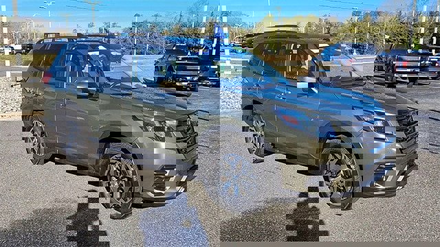 Used 2024 Subaru Forester Premium image 2