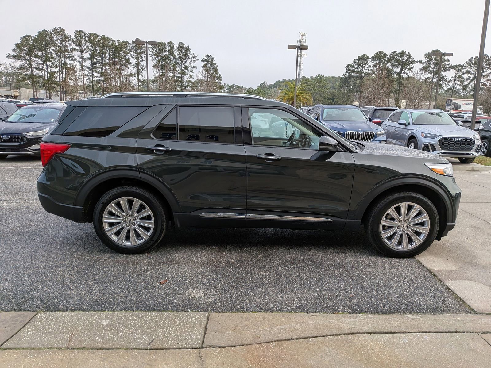 Certified 2023 Ford Explorer Limited w/ Equipment Group 301A image 6