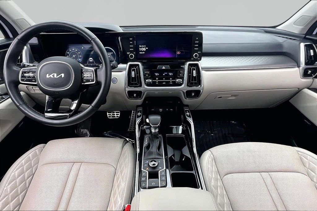 Used 2023 Kia Sorento SX AWD/4WD image 16