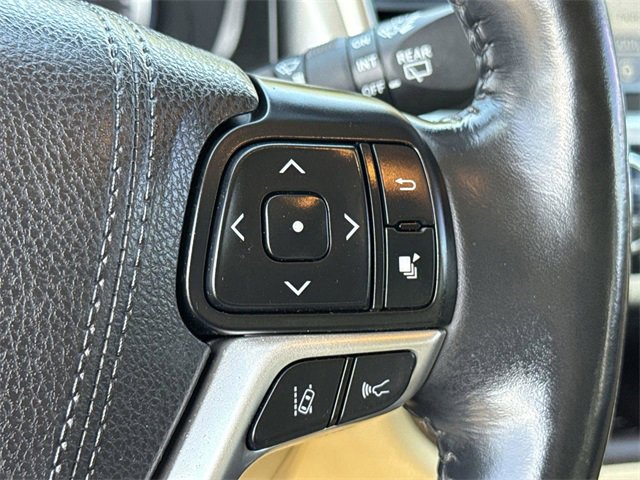 Used 2017 Toyota Highlander Limited image 43