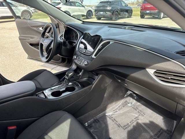 Used 2023 Chevrolet Malibu LS image 33