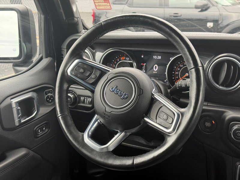 Used 2021 Jeep Wrangler Unlimited Sahara AWD/4WD image 18