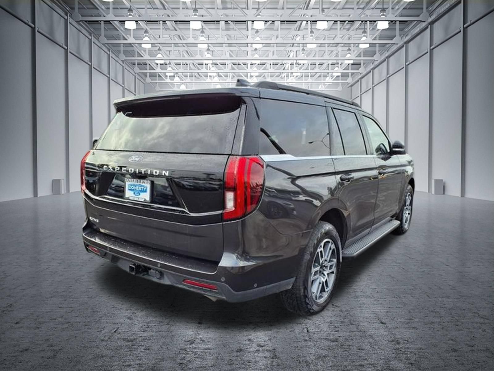 Certified 2025 Ford Expedition Active AWD/4WD image 7